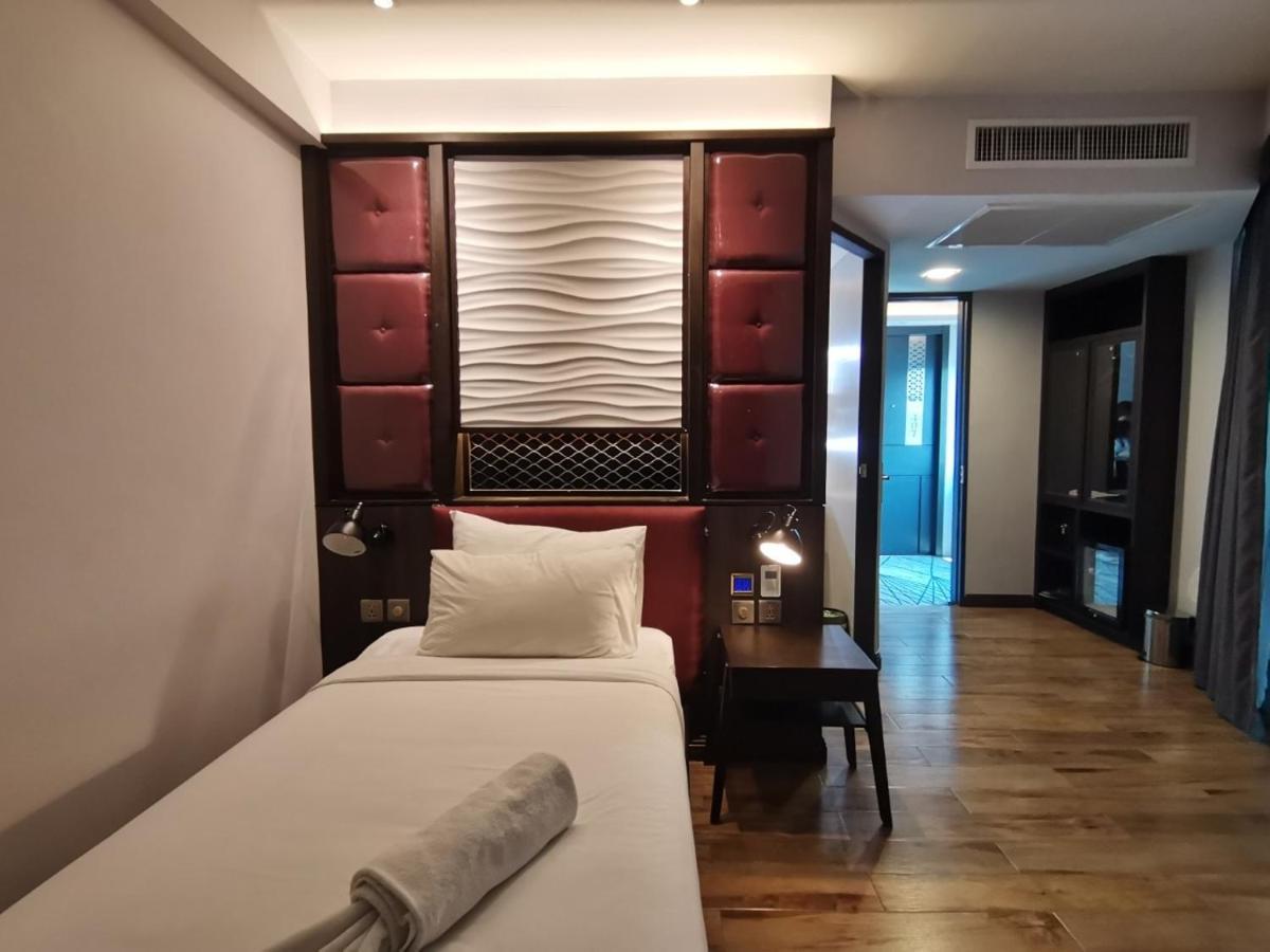 Holatel Hotel Phitsanulok Ngoại thất bức ảnh