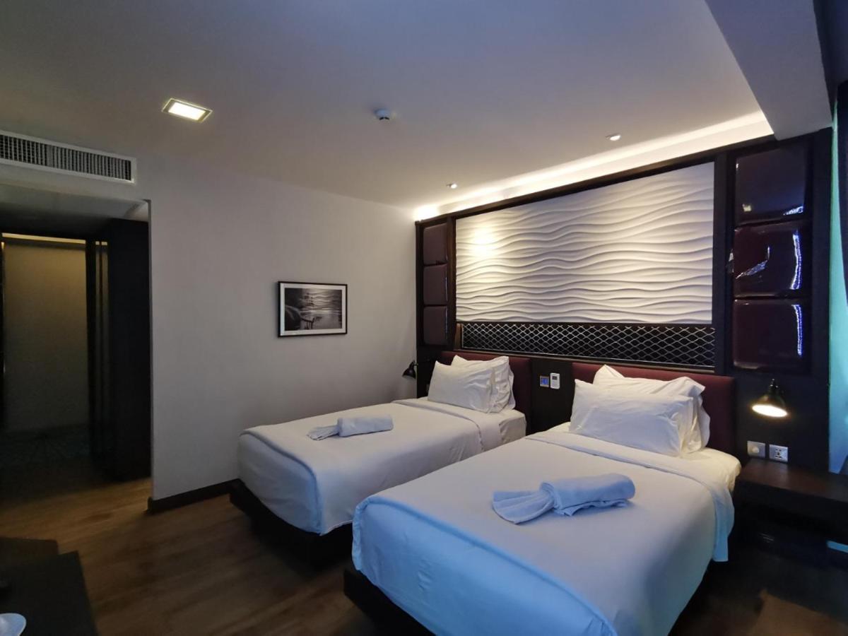 Holatel Hotel Phitsanulok Ngoại thất bức ảnh