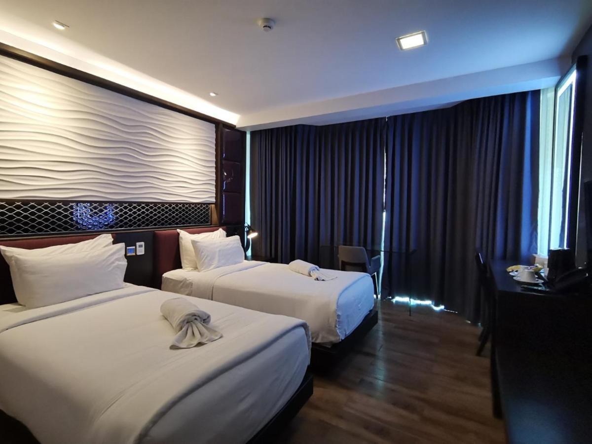 Holatel Hotel Phitsanulok Ngoại thất bức ảnh